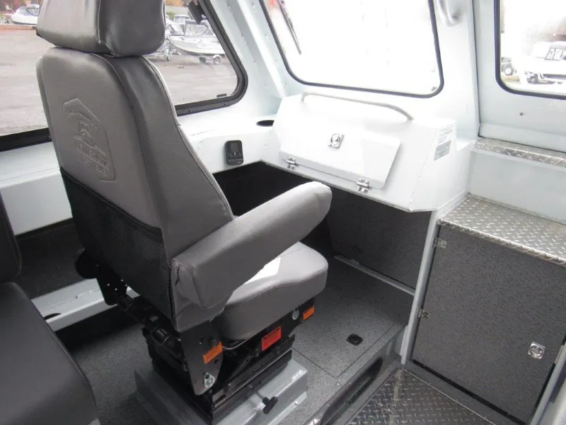 Slide: The Image of Hewescraft 270 Alaskan 2026 - 15