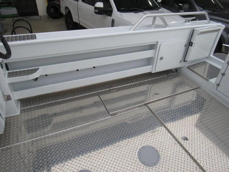 Slide: The Image of Hewescraft 270 Alaskan 2026 - 9