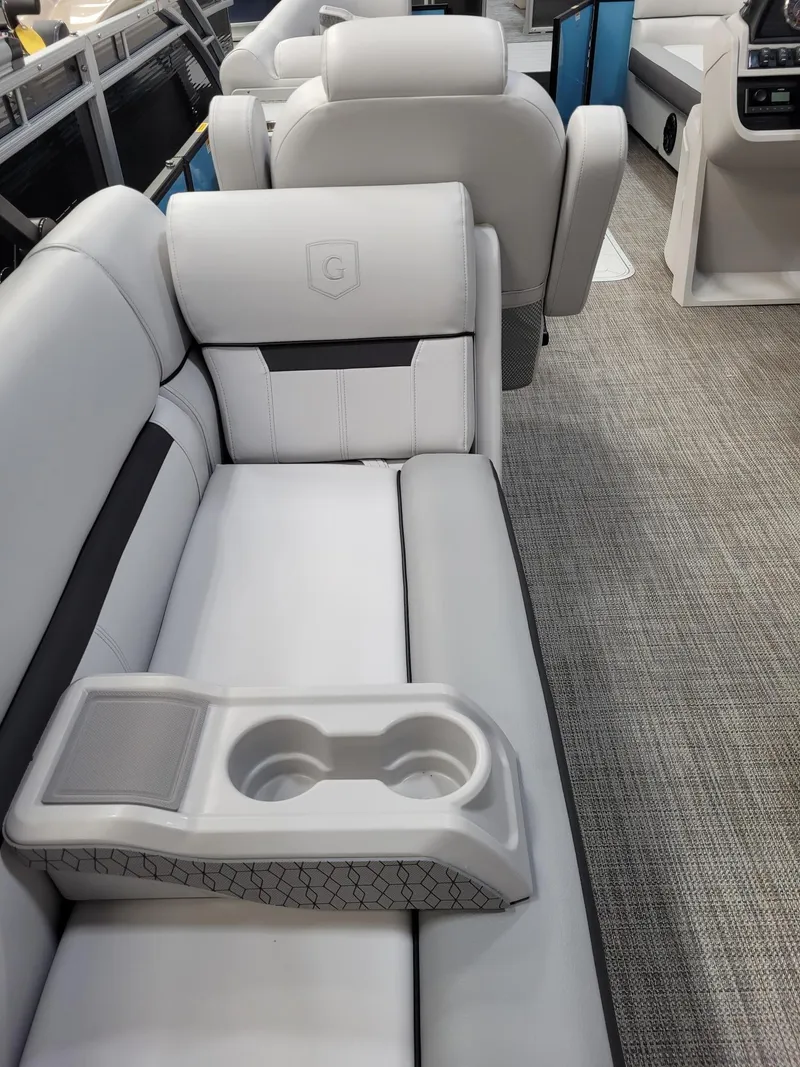 Slide: The Image of Sweetwater SW2286SB 2024 - 22