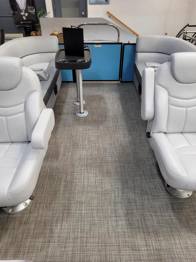 Slide: The Image of Sweetwater SW2286SB 2024 - 6