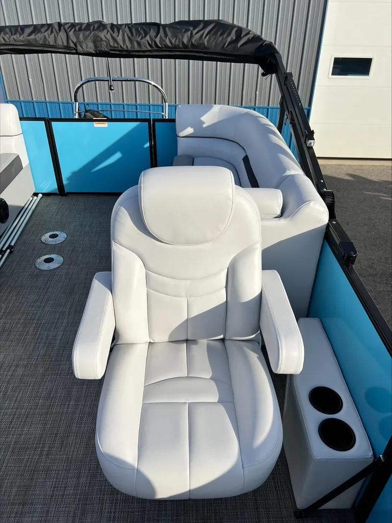 Slide: The Image of Sweetwater SW2286SB 2024 - 9