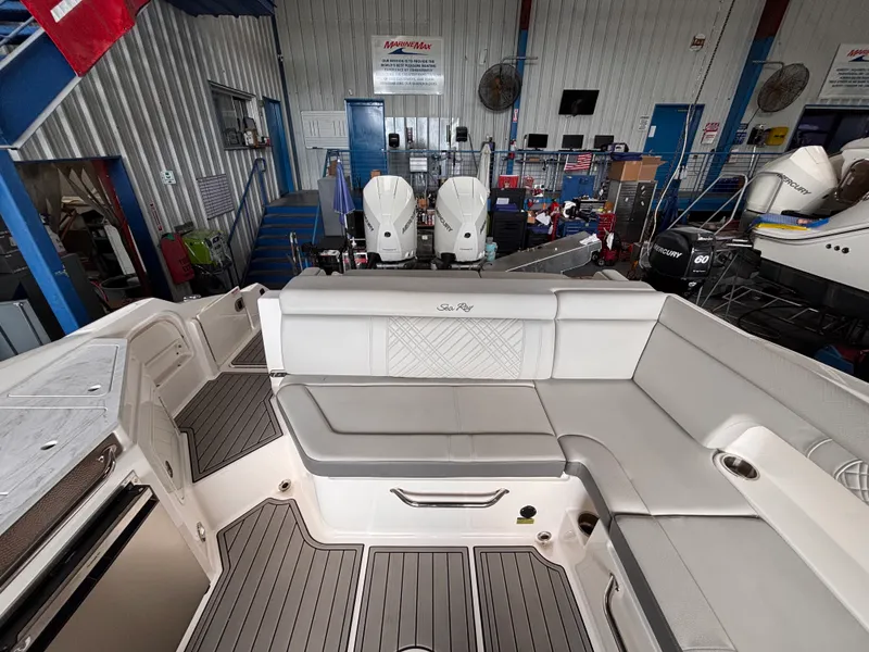 Slide: The Image of Sea Ray SDX 290 Outboard 2026 - 6