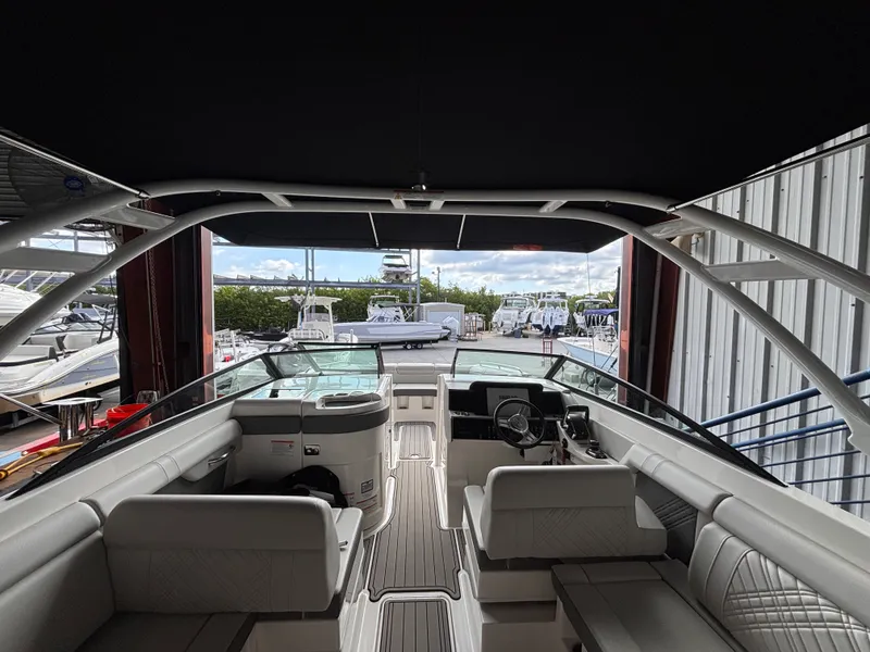 Slide: The Image of Sea Ray SDX 290 Outboard 2026 - 8