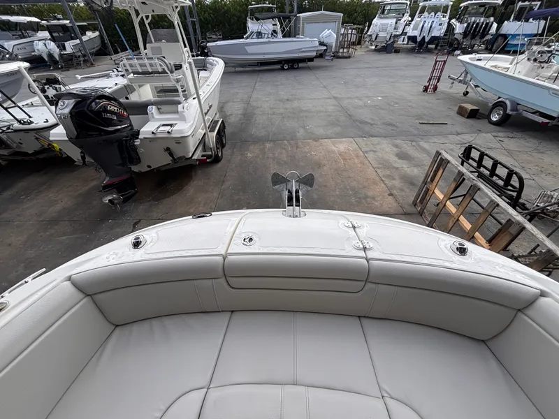 Slide: The Image of Sea Ray SDX 290 Outboard 2026 - 17