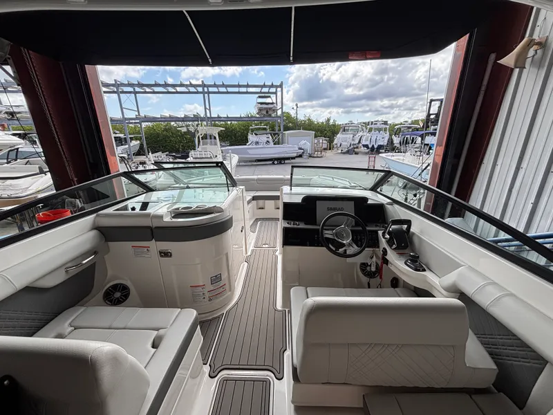 Slide: The Image of Sea Ray SDX 290 Outboard 2026 - 12