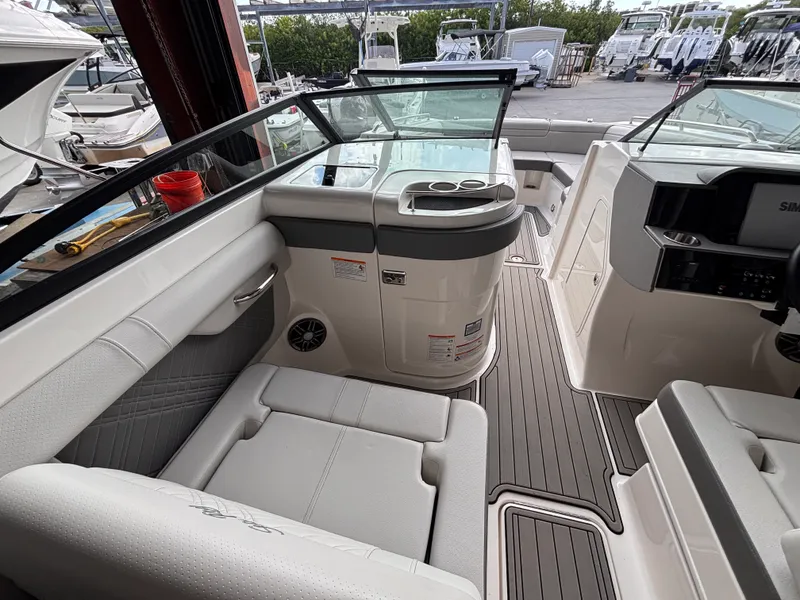 Slide: The Image of Sea Ray SDX 290 Outboard 2026 - 11