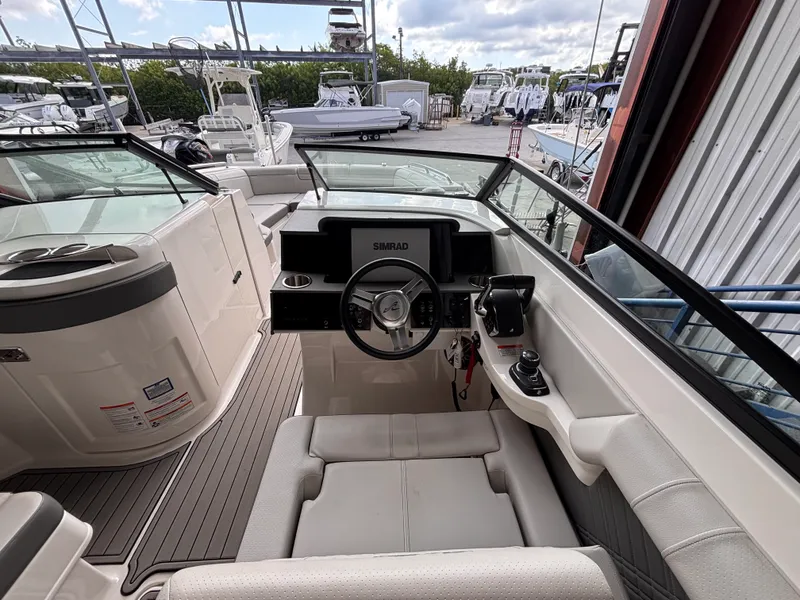 Slide: The Image of Sea Ray SDX 290 Outboard 2026 - 13