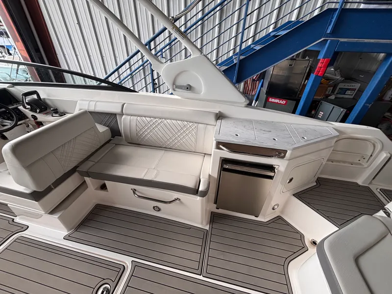 Slide: The Image of Sea Ray SDX 290 Outboard 2026 - 7
