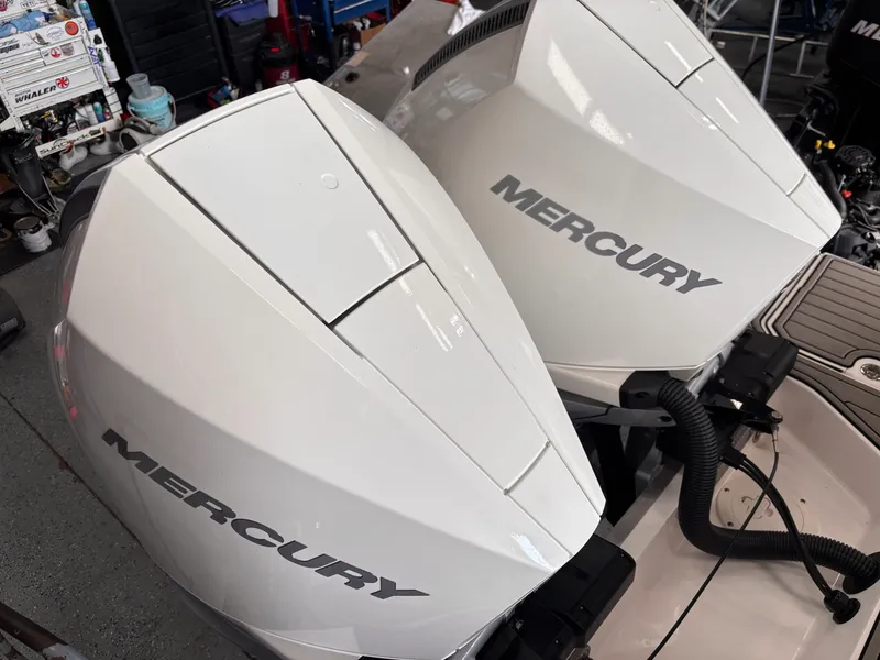 Slide: The Image of Sea Ray SDX 290 Outboard 2026 - 4