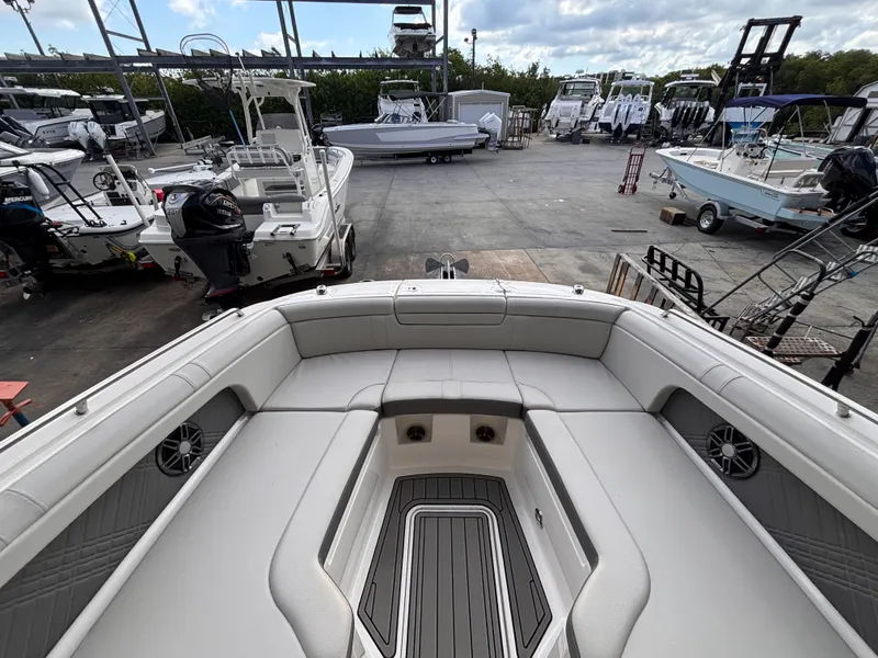 Slide: The Image of Sea Ray SDX 290 Outboard 2026 - 16
