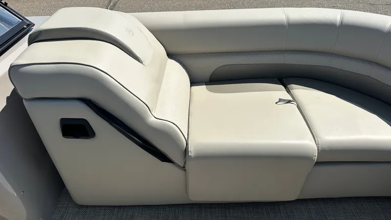 Slide: The Image of Premier 230 S-Series 2022 - 28