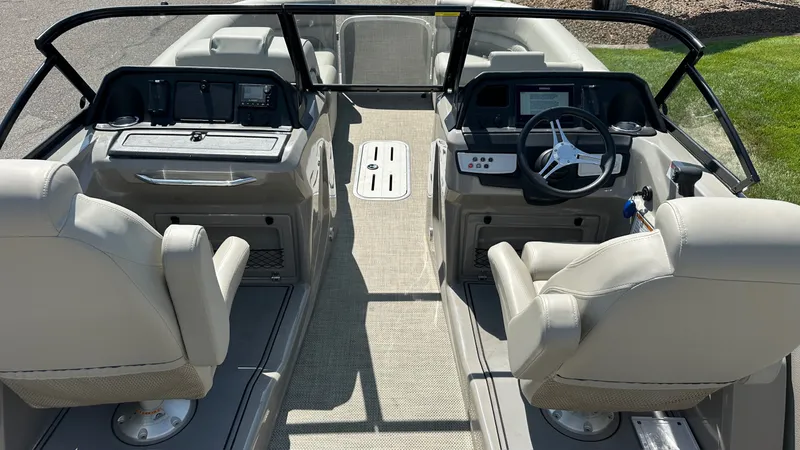 Slide: The Image of Premier 230 S-Series 2022 - 15