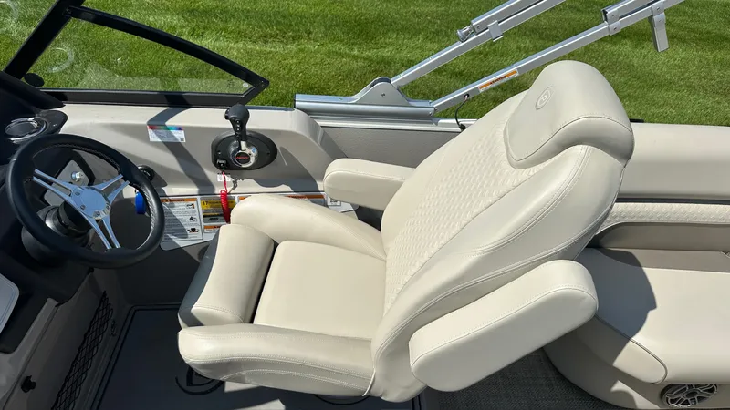 Slide: The Image of Premier 230 S-Series 2022 - 20