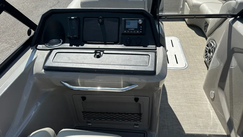 Slide: The Image of Premier 230 S-Series 2022 - 19