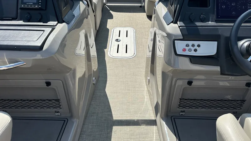 Slide: The Image of Premier 230 S-Series 2022 - 25