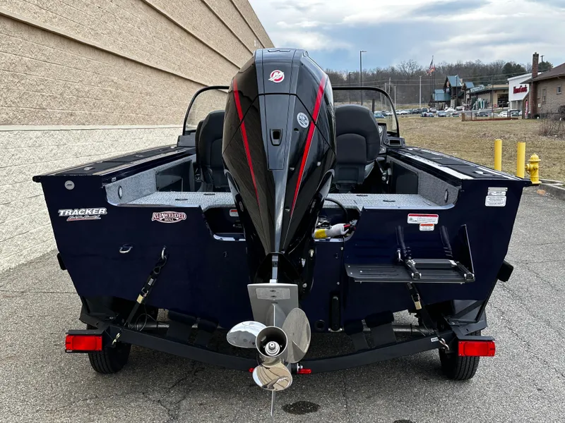 Slide: The Image of 2024 Tracker Targa V-19 WT boat with outboard motor, rear view. - 4