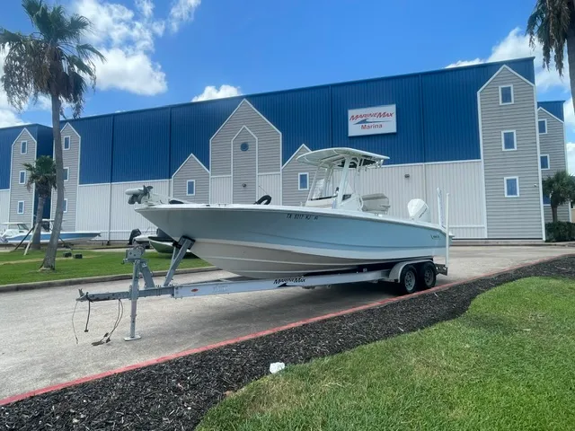 Slide: The Image of Boston Whaler 250 DAUNTLESS 2021 - 6