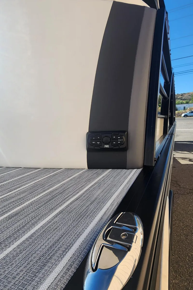 Slide: The Image of Transom Stereo - 5