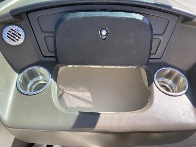 Slide: The Image of Sea Ray 230 Select 2007 - 18