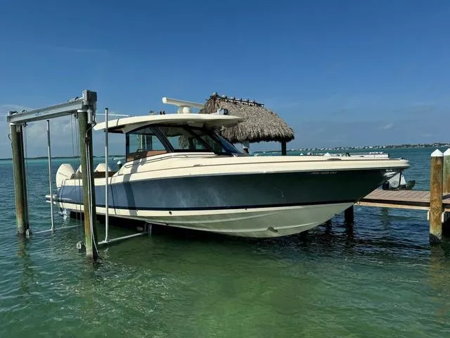 The Image of Chris-Craft Calypso 35 2022 - 1