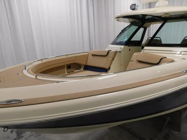 Slide: The Image of Chris-Craft Calypso 35 2022 - 12
