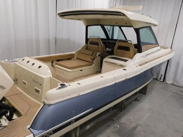 Slide: The Image of Chris-Craft Calypso 35 2022 - 16
