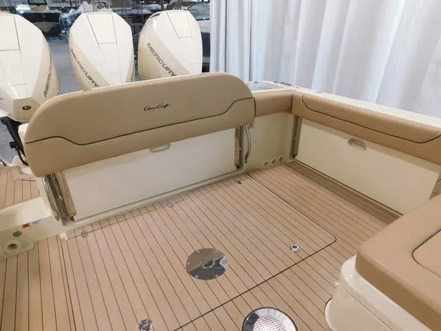 Slide: The Image of Chris-Craft Calypso 35 2022 - 19