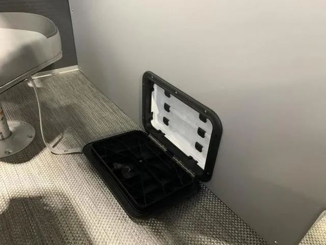 Slide: The Image of Bennington SV Fishing 20 SVF Pontoon 2024 - 19