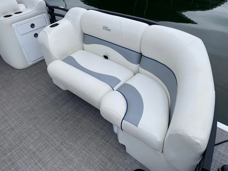 Slide: The Image of 2023 JC NEPTOON SPORT 21TT boat with white and gray cushioned seating. - 4