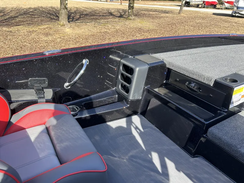 Slide: The Image of Triton 18 TrX 2024 - 10