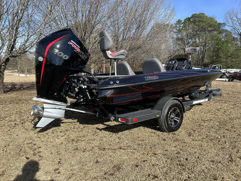 Slide: The Image of Triton 18 TrX 2024 - 13