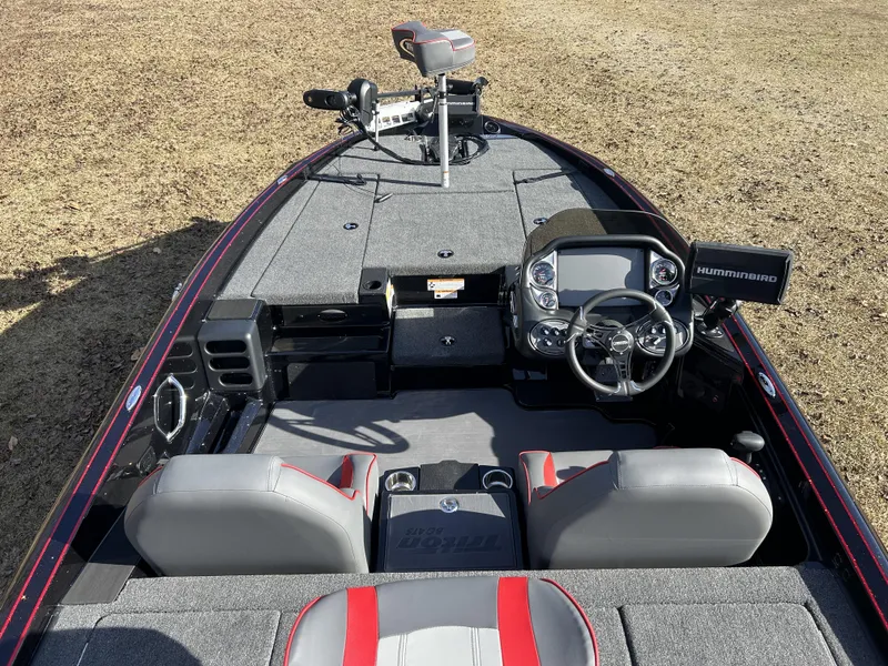 Slide: The Image of Triton 18 TrX 2024 - 5