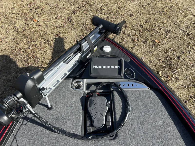 Slide: The Image of Triton 18 TrX 2024 - 6