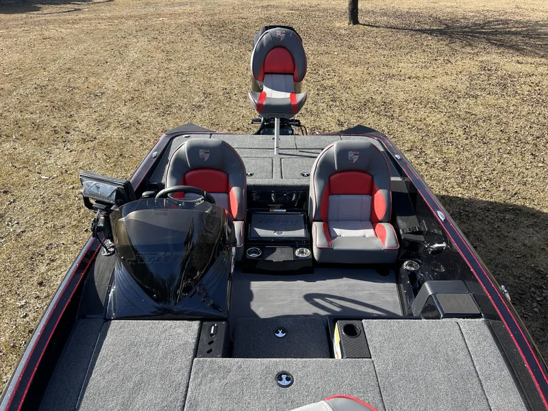 Slide: The Image of Triton 18 TrX 2024 - 7