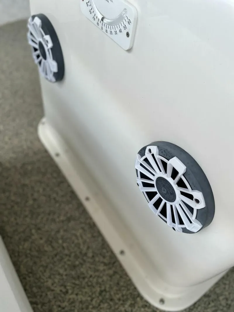 Slide: The Image of Speakers on a 1997 Custom 31 Center Console boat. - 10