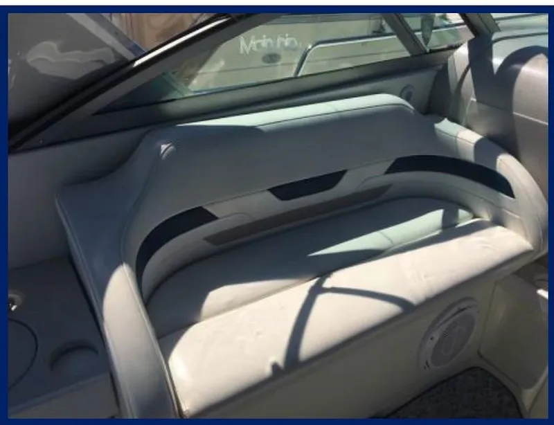 Slide: The Image of 2000 Formula 31 PC boat interior seating area - 15