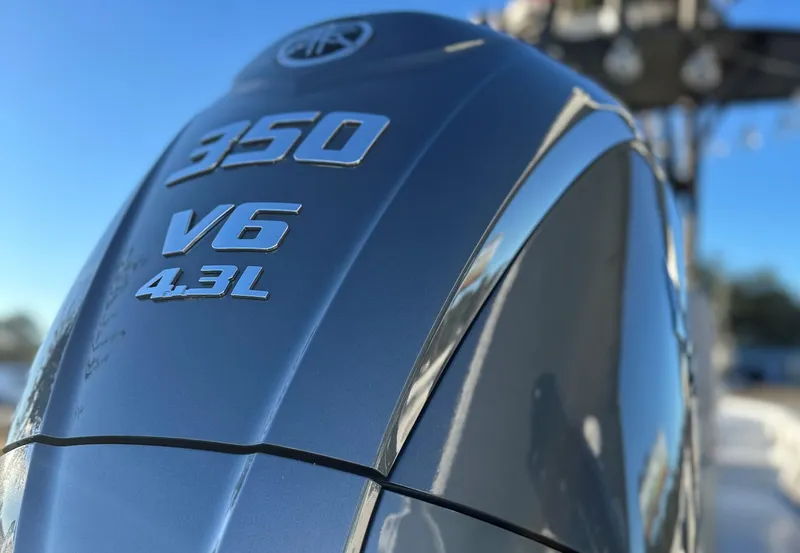 Slide: The Image of Close-up of a 2025 Pathfinder 2500 Hybrid V6 4.3L engine. - 11