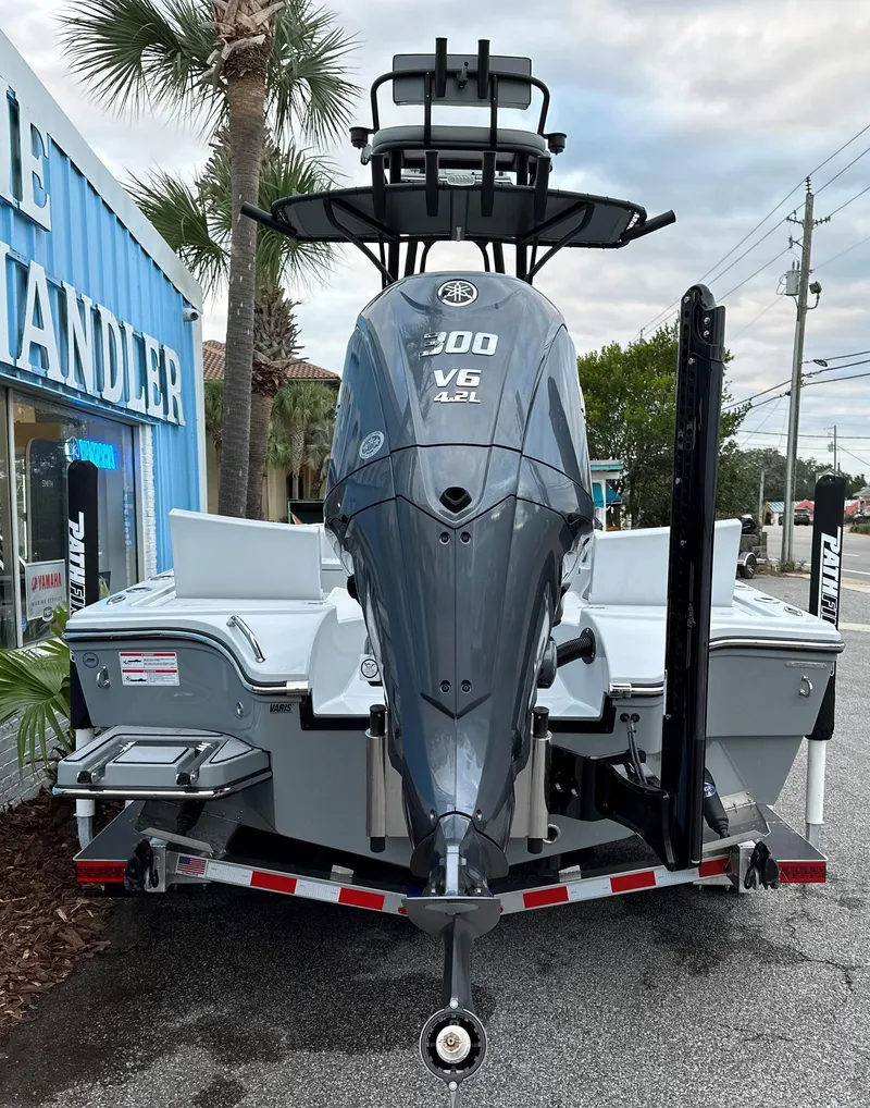 Slide: The Image of 2024 Pathfinder 2500 Hybrid boat with Yamaha 300 V6 engine. - 4