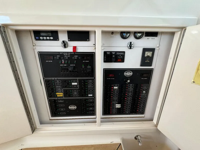 Slide: The Image of Neptunus 55 Cabrio 2006 - 64