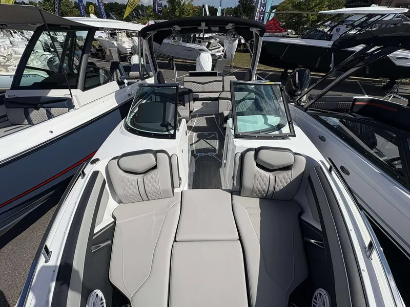 Slide: The Image of Monterey 275 SS 2026 - 14