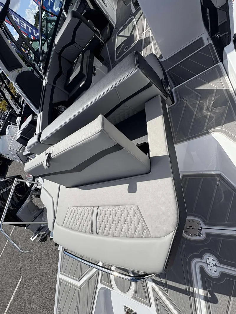 Slide: The Image of Monterey 275 SS 2026 - 11