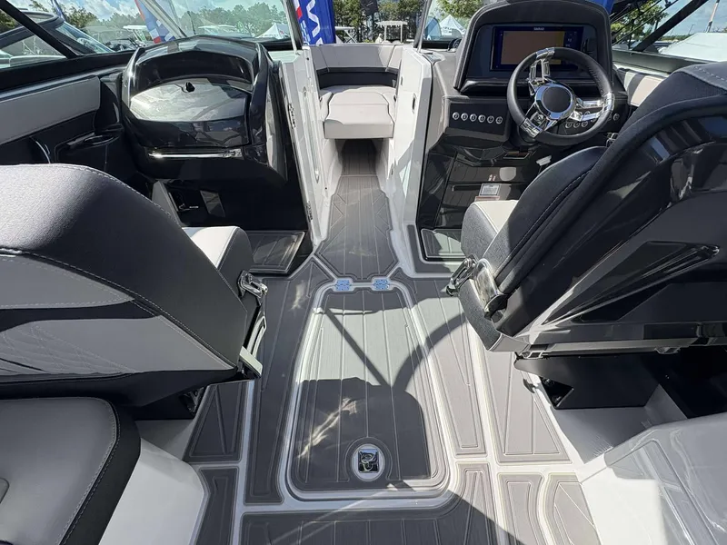Slide: The Image of Monterey 275 SS 2026 - 7