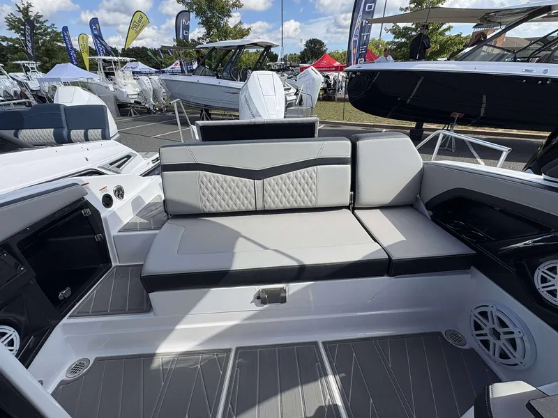 Slide: The Image of Monterey 275 SS 2026 - 12