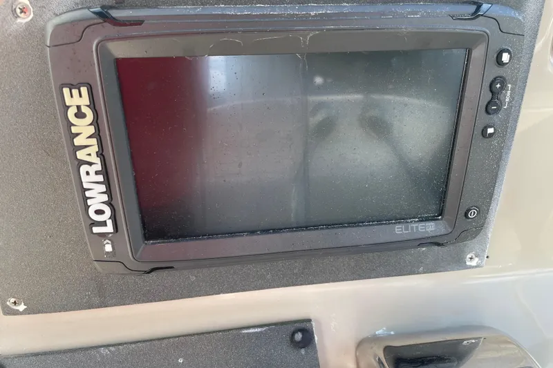 Slide: The Image of Lowrance Elite fishfinder on 2006 Sea Ray 290 Amberjack boat dashboard. - 55
