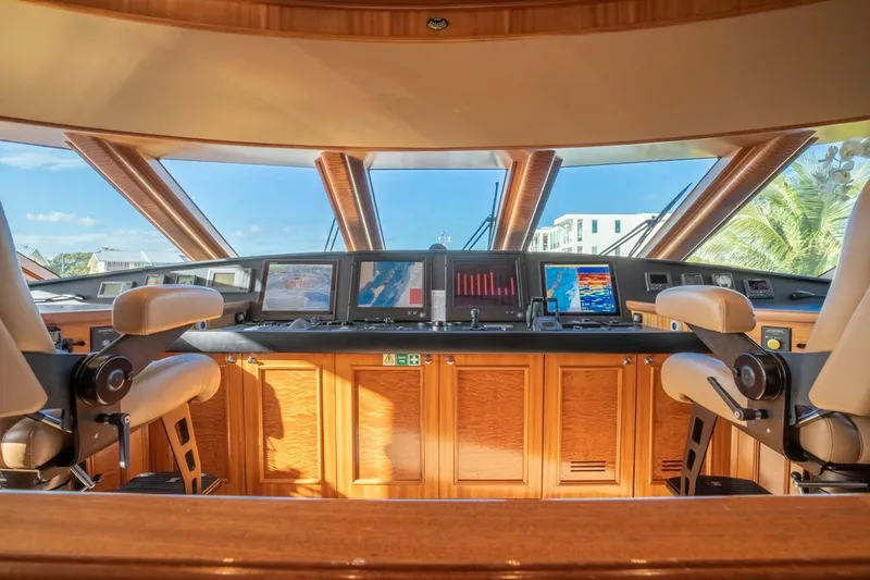 Slide: The Image of Luxurious yacht helm with advanced navigation systems, Richmond Yachts 2004 Semi-Displacement model. - 32