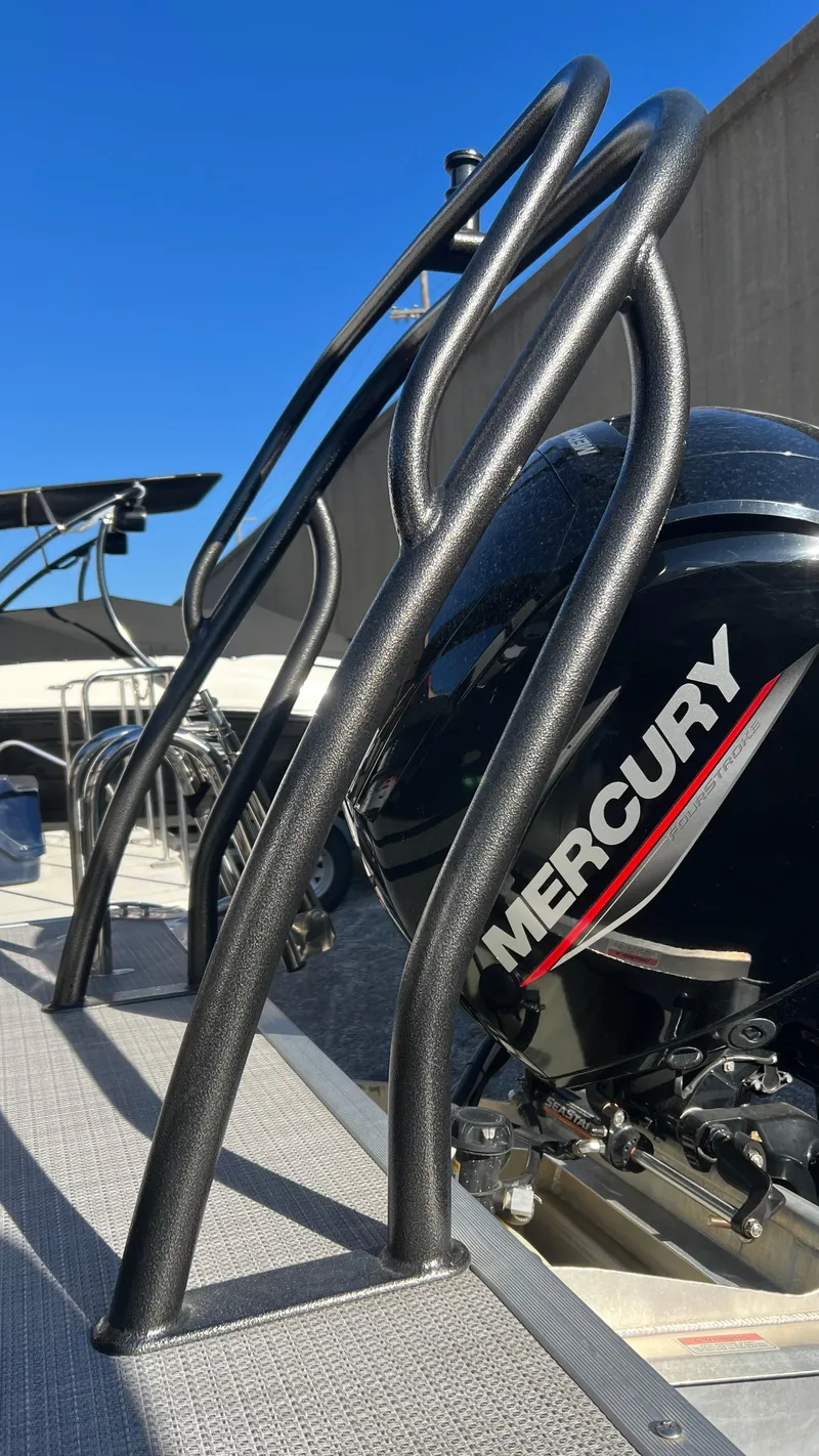 Slide: The Image of 2020 Crest Classic Platinum 220 SLC pontoon boat with Mercury outboard motor. - 15