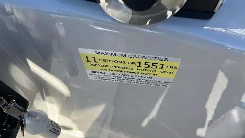 Slide: The Image of Maximum capacities label on 2020 Crest Classic Platinum 220 SLC boat. - 7
