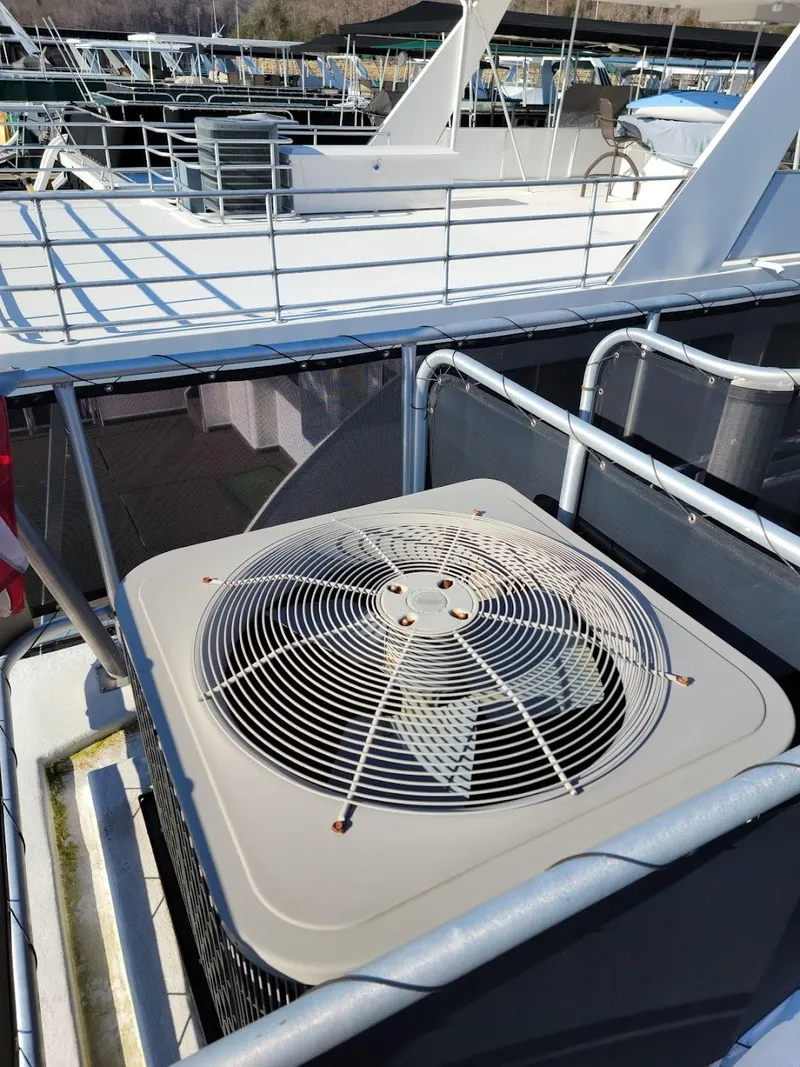 Slide: The Image of Air conditioning unit on a 2008 Sumerset Houseboat deck. - 37