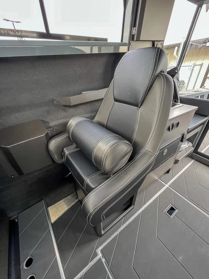 Slide: The Image of Stabi-Craft 2500 Ultracab XL 2026 - 11