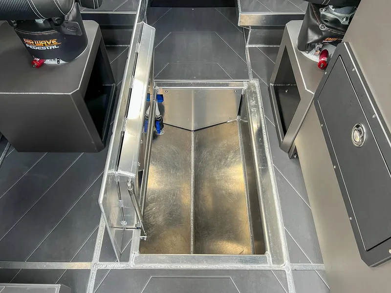 Slide: The Image of Stabi-Craft 2500 Ultracab XL 2026 - 17